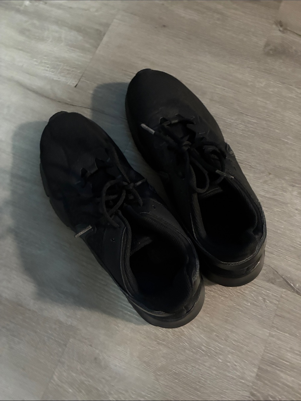 Nike Men's Black Low-Profile Athletic Sneakers